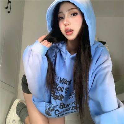 照片的她
